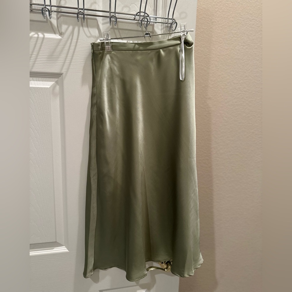 Green midi skirt
